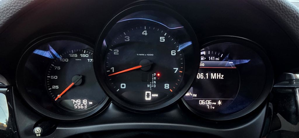 2018 Porsche Macan Image 15