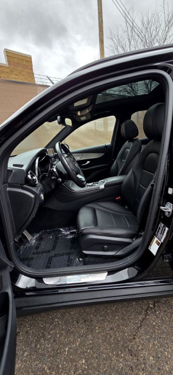 2019 Mercedes-Benz GLC-Class Image 12