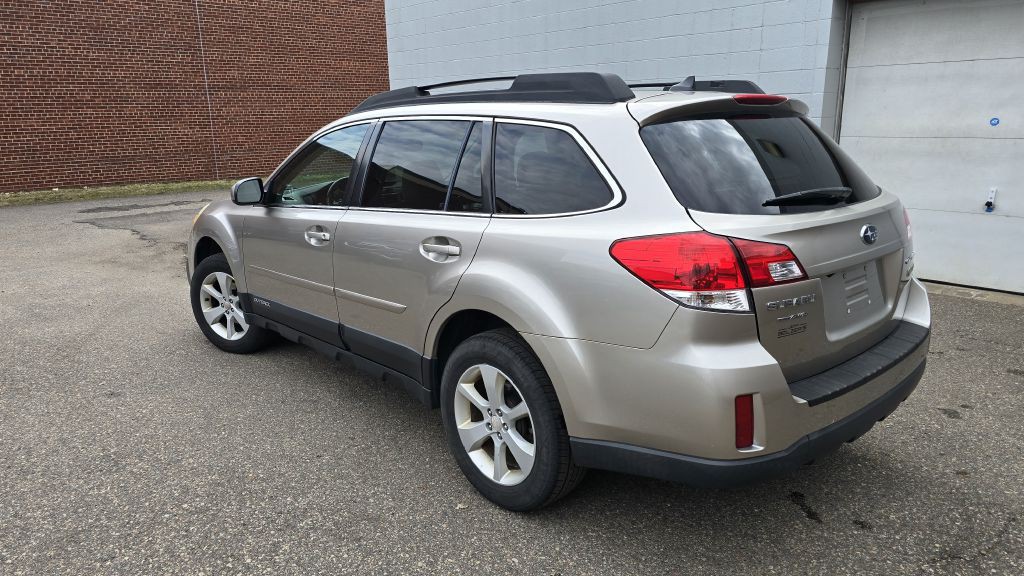 2014 Subaru Outback Image 5