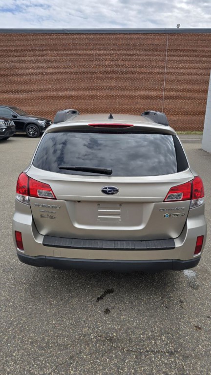 2014 Subaru Outback Image 6