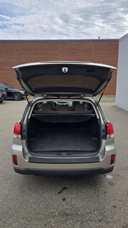 2014 Subaru Outback Image 7