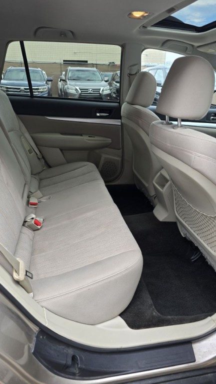 2014 Subaru Outback Image 9