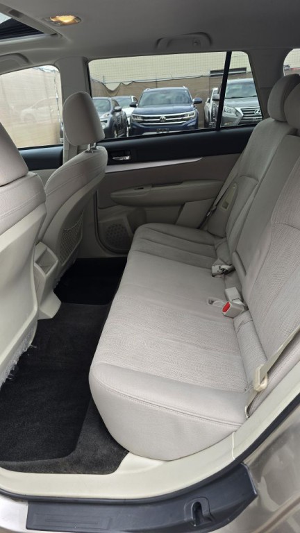 2014 Subaru Outback Image 10