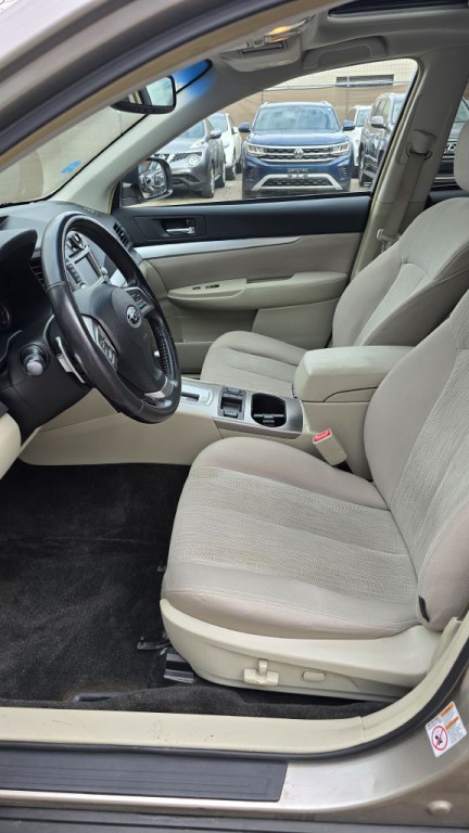 2014 Subaru Outback Image 12