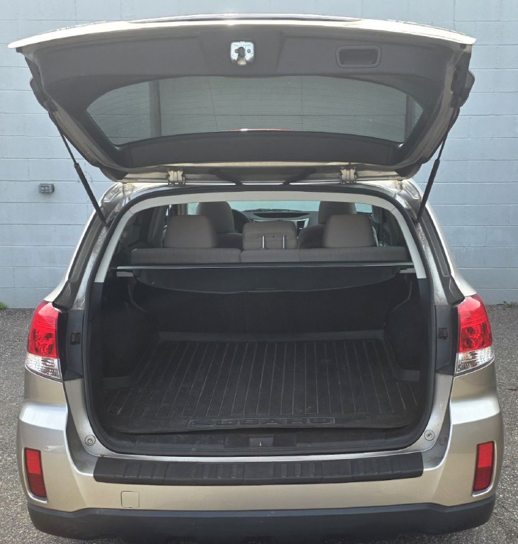 2014 Subaru Outback Image 7