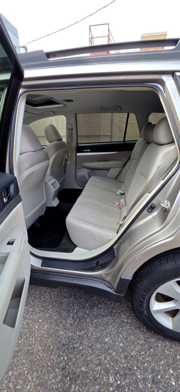 2014 Subaru Outback Image 10
