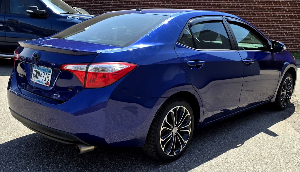 2015 Toyota Corolla Image 2