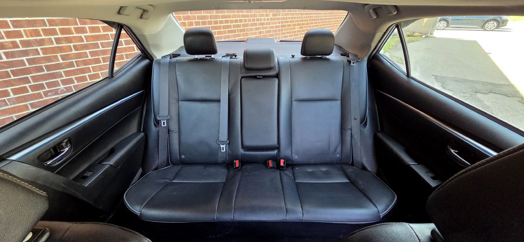 2015 Toyota Corolla Image 8