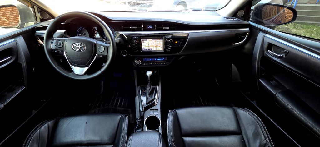 2015 Toyota Corolla Image 13