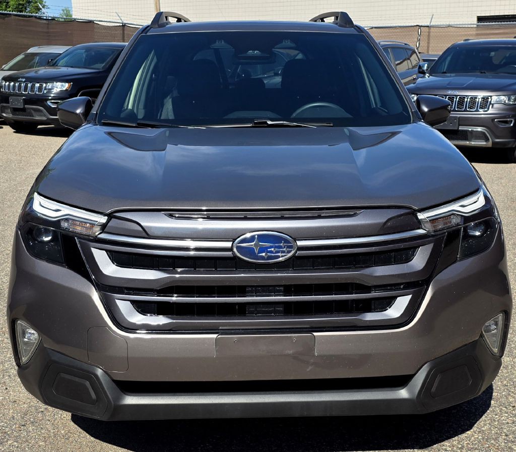 2025 Subaru Forester Image 3