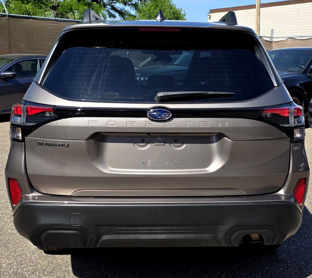 2025 Subaru Forester Image 6