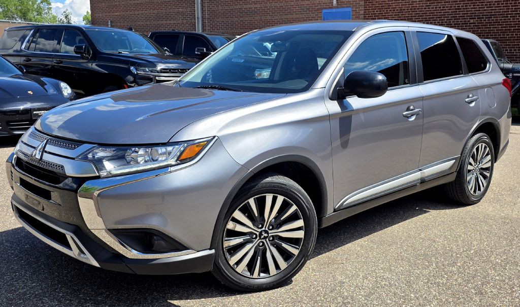 2020 Mitsubishi Outlander Image 4