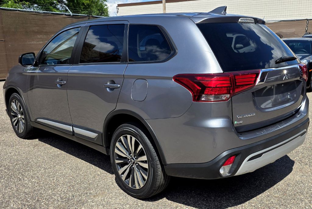 2020 Mitsubishi Outlander Image 5