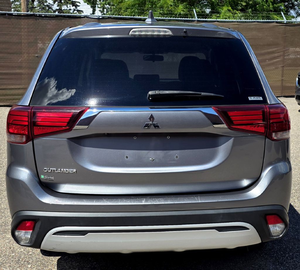 2020 Mitsubishi Outlander Image 6