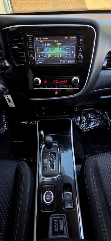 2020 Mitsubishi Outlander Image 14