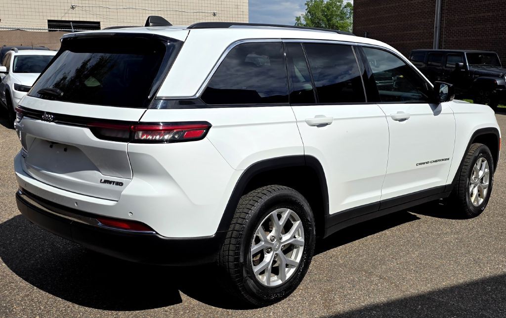 2023 Jeep Grand Cherokee Image 2