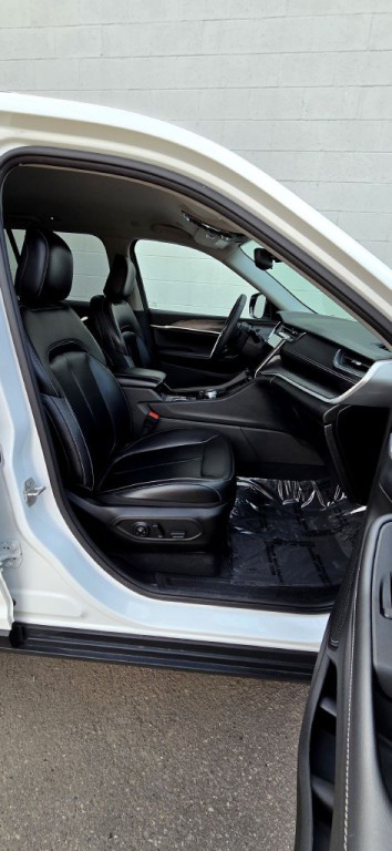 2023 Jeep Grand Cherokee Image 11