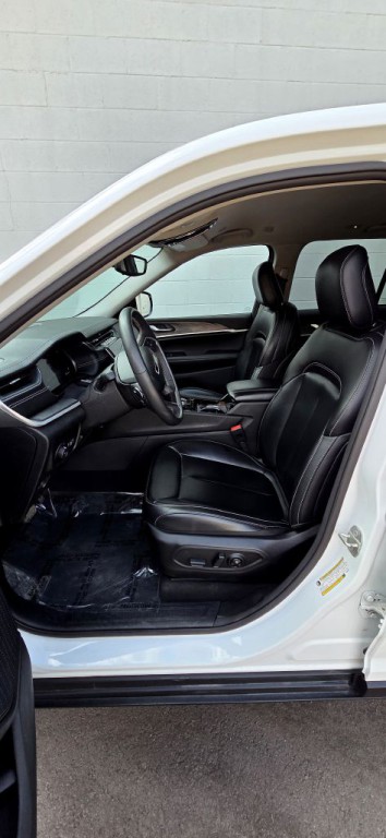 2023 Jeep Grand Cherokee Image 12