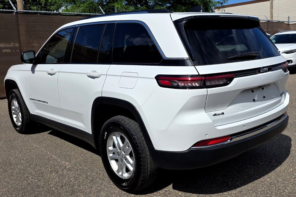 2022 Jeep Grand Cherokee Image 5