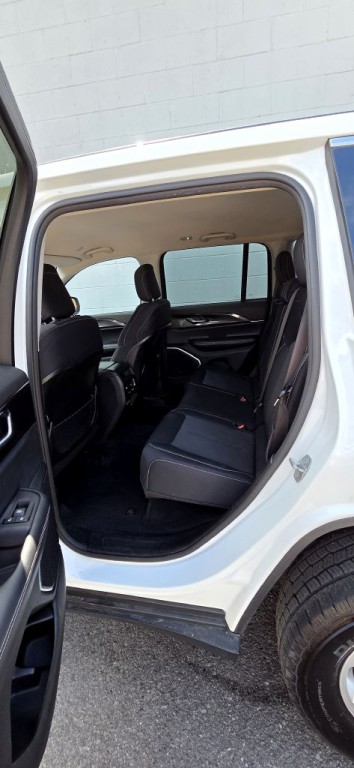 2022 Jeep Grand Cherokee Image 10