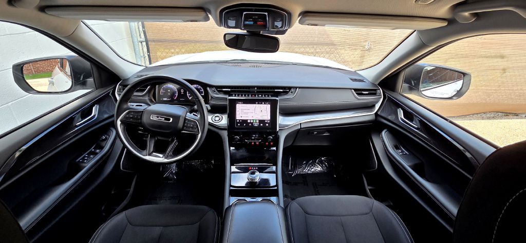 2022 Jeep Grand Cherokee Image 13