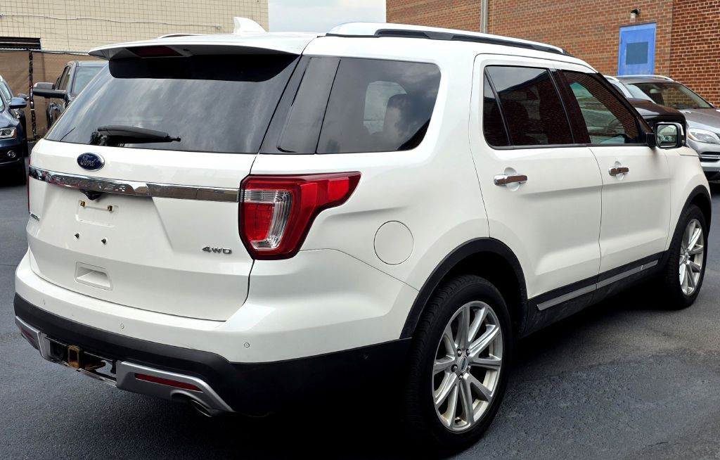 2017 Ford Explorer Image 2