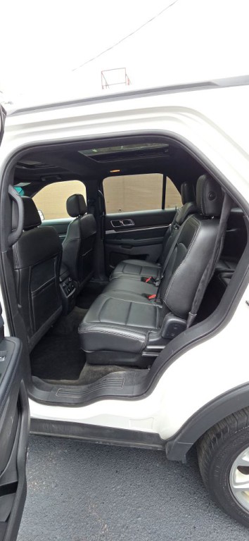 2017 Ford Explorer Image 11