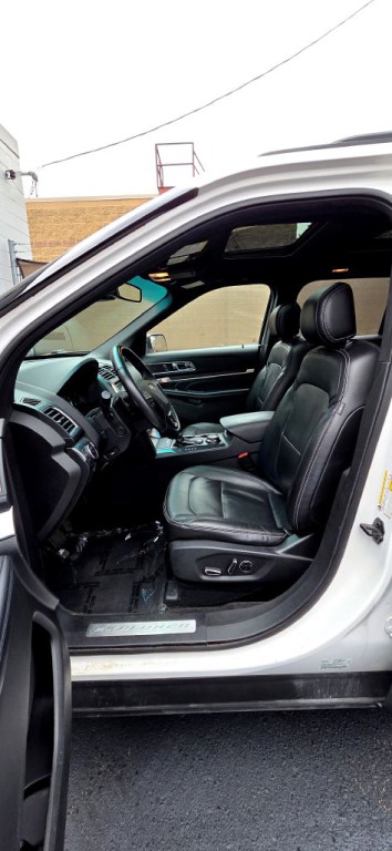 2017 Ford Explorer Image 12