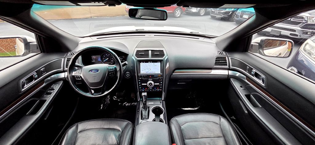 2017 Ford Explorer Image 13