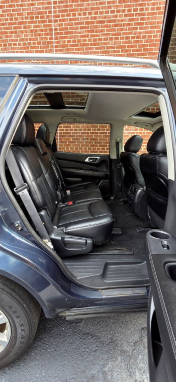2015 Nissan Pathfinder Image 9