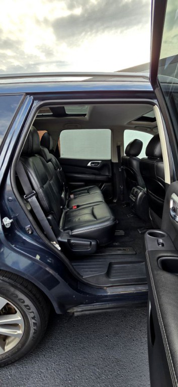 2015 Nissan Pathfinder Image 11