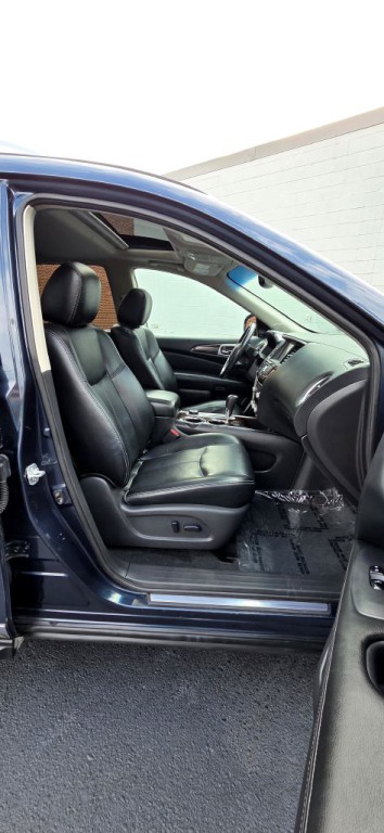 2015 Nissan Pathfinder Image 12