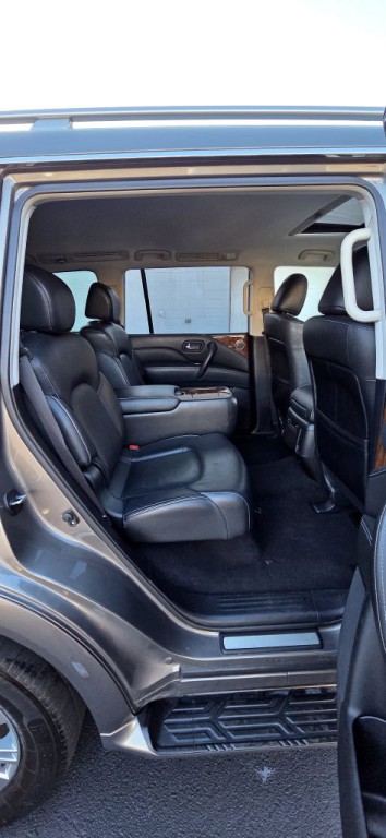 2018 INFINITI QX80 Image 9