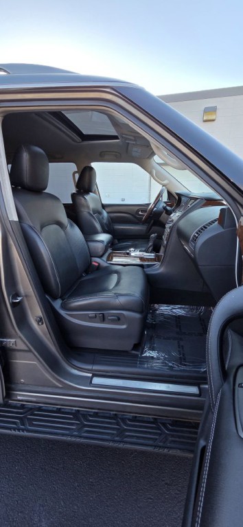 2018 INFINITI QX80 Image 10