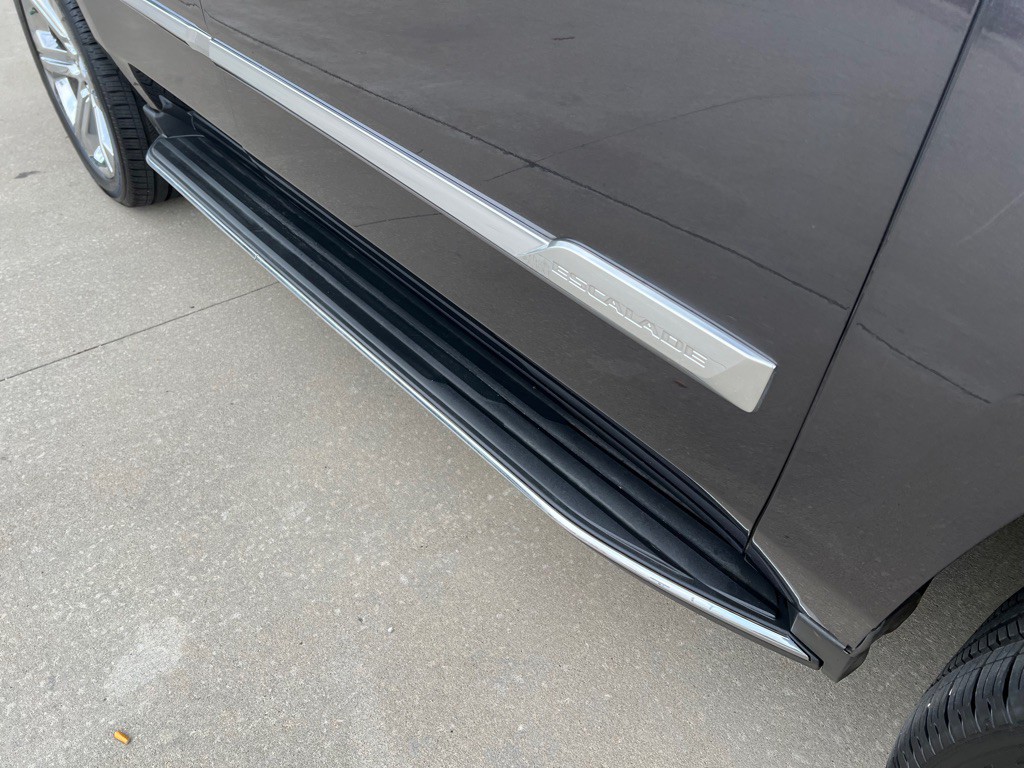 2017 Cadillac Escalade Image 11
