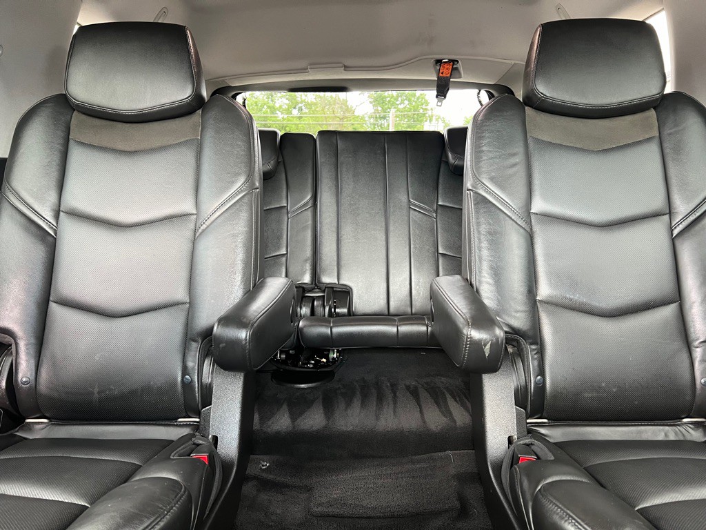 2017 Cadillac Escalade Image 19