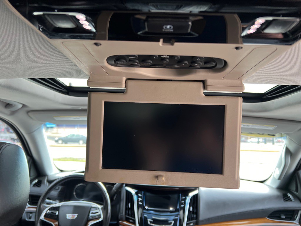 2017 Cadillac Escalade Image 23