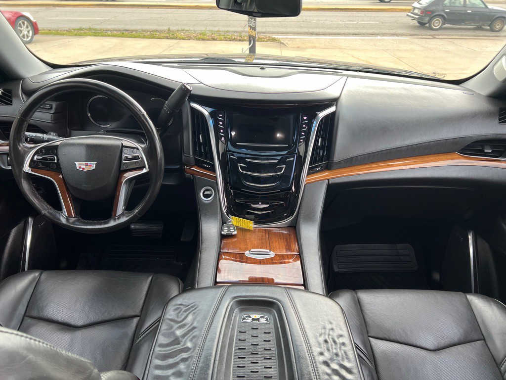 2017 Cadillac Escalade Image 24