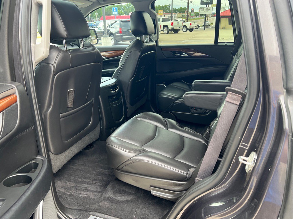 2017 Cadillac Escalade Image 28