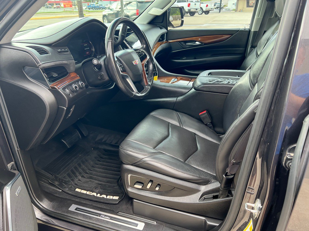 2017 Cadillac Escalade Image 29