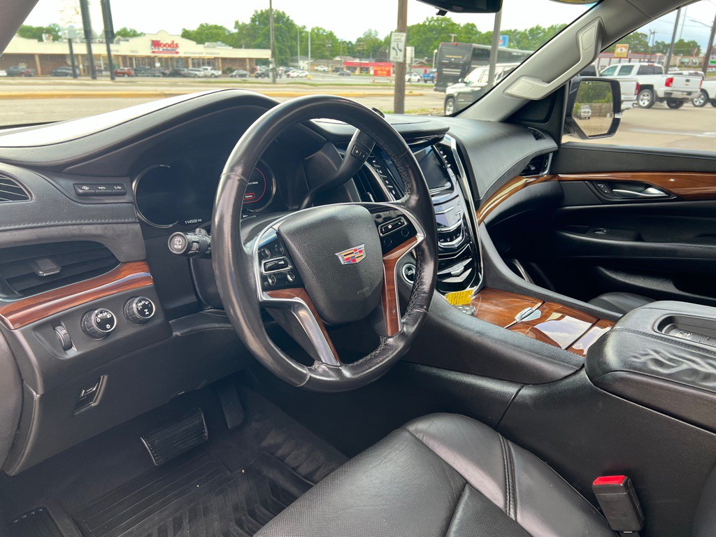 2017 Cadillac Escalade Image 31
