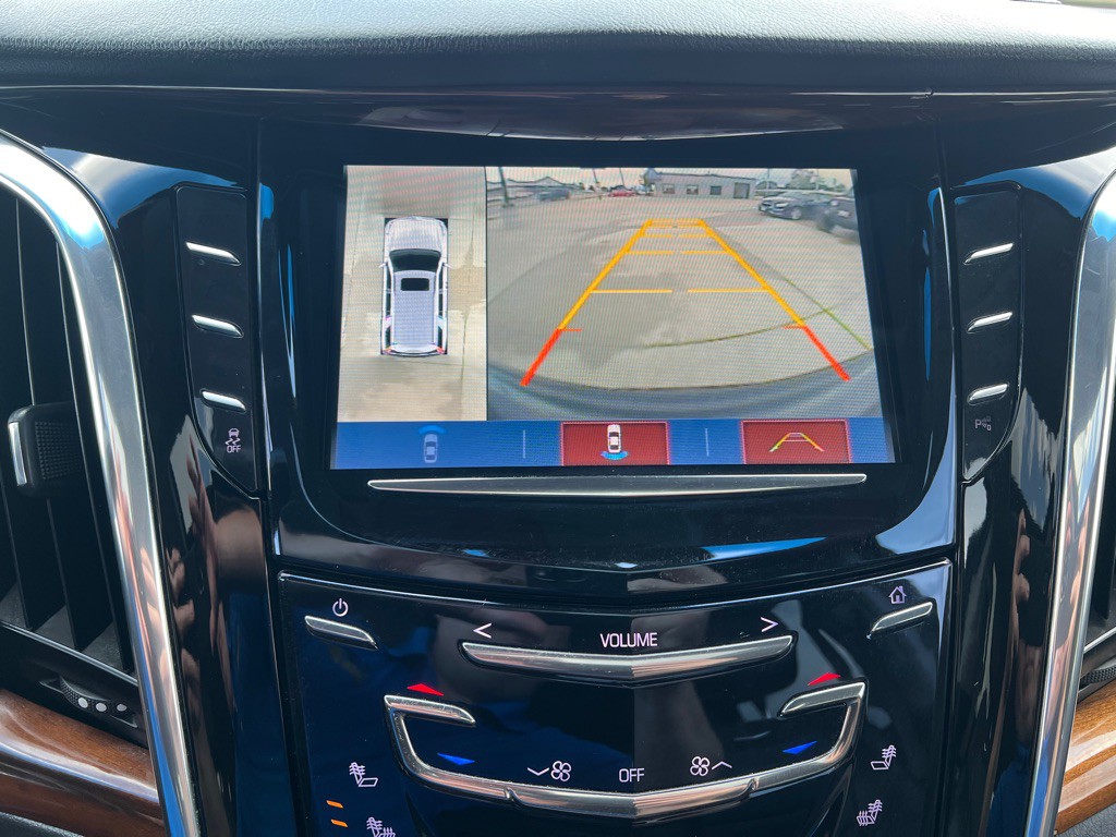 2017 Cadillac Escalade Image 38