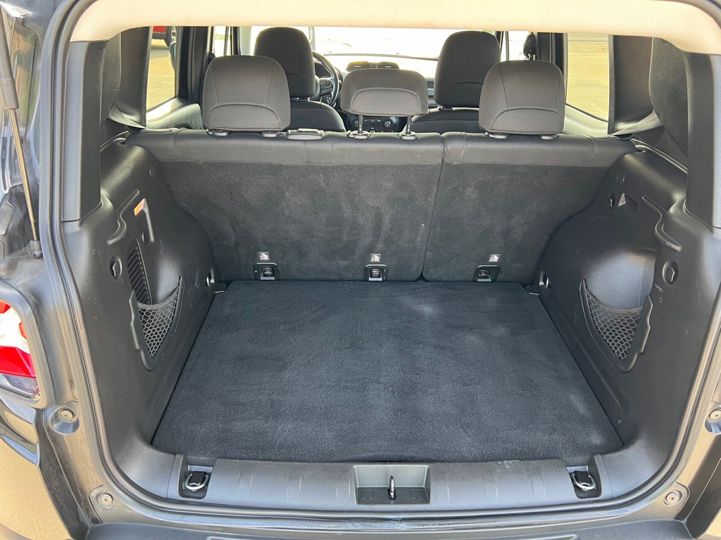 2019 Jeep Renegade Image 16