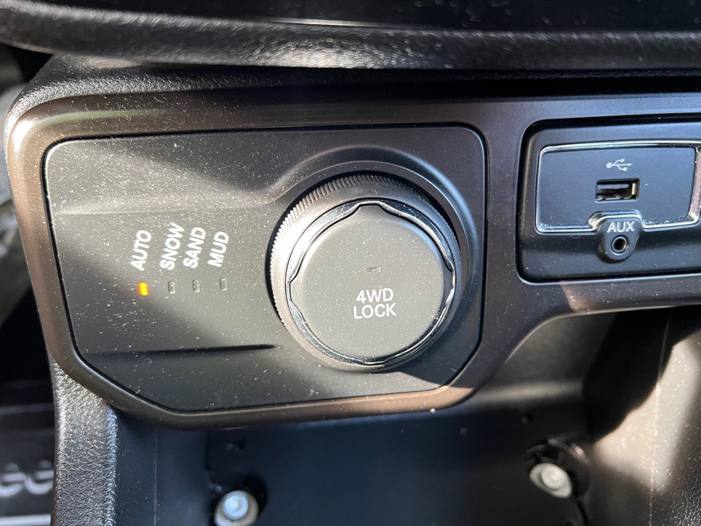 2019 Jeep Renegade Image 24