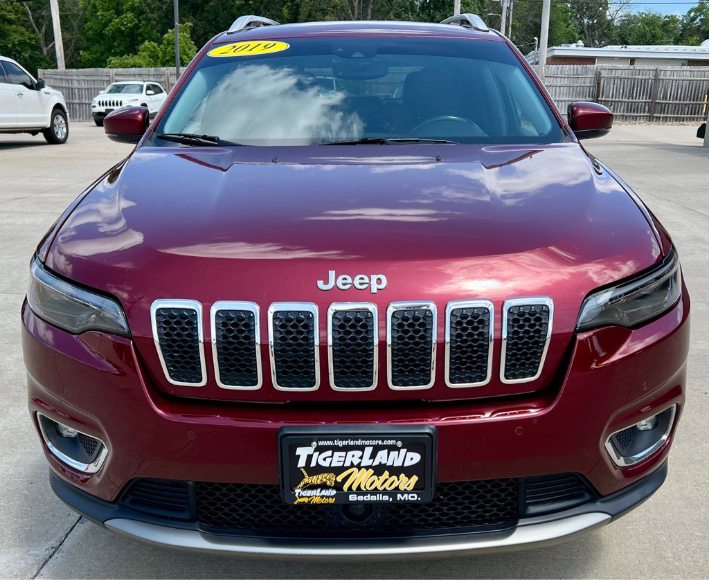 2019 Jeep Cherokee Image 2