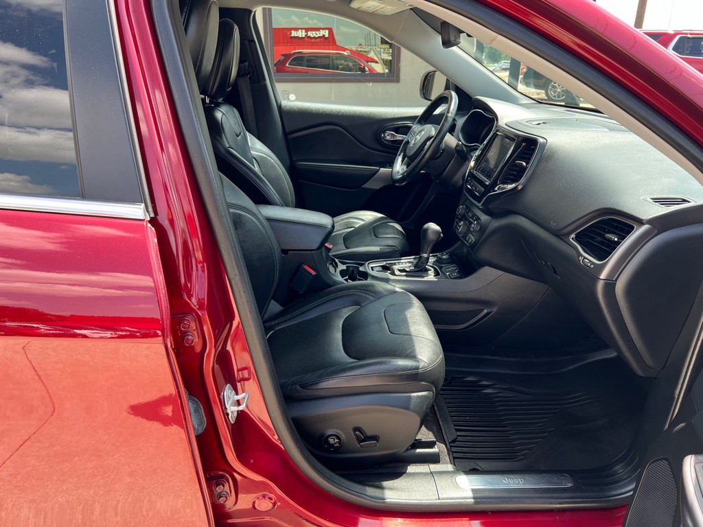 2019 Jeep Cherokee Image 12