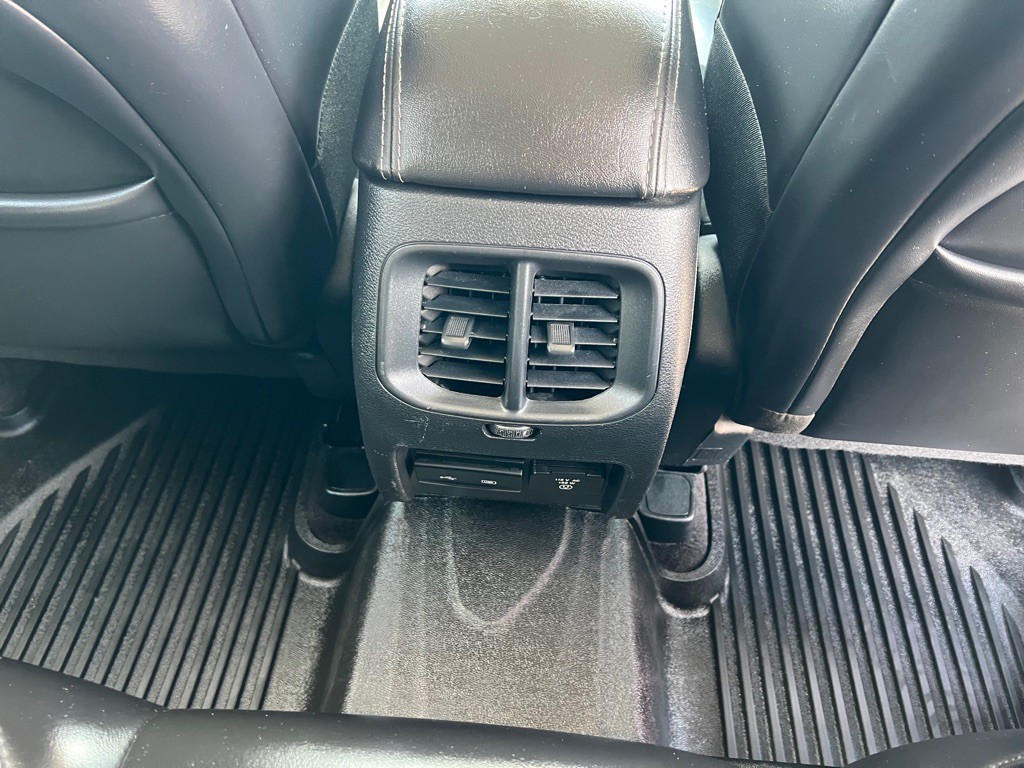 2019 Jeep Cherokee Image 17