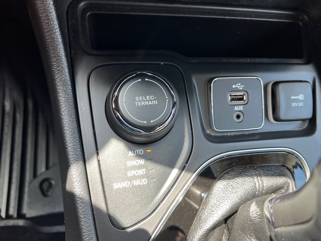 2019 Jeep Cherokee Image 25