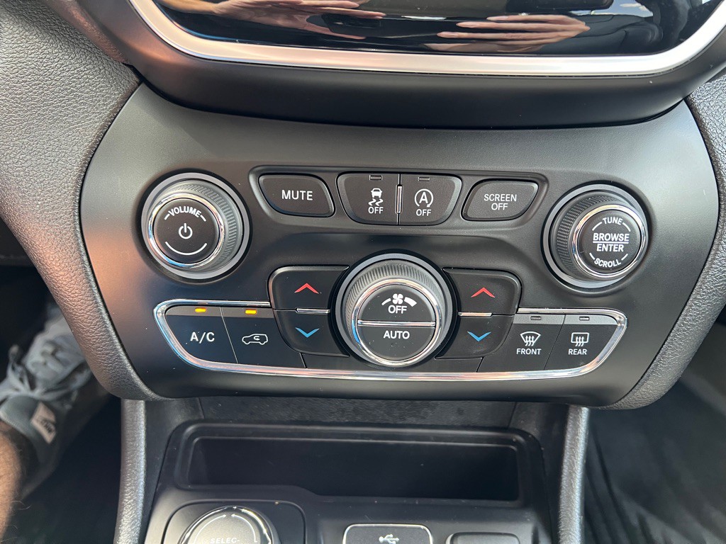 2019 Jeep Cherokee Image 29