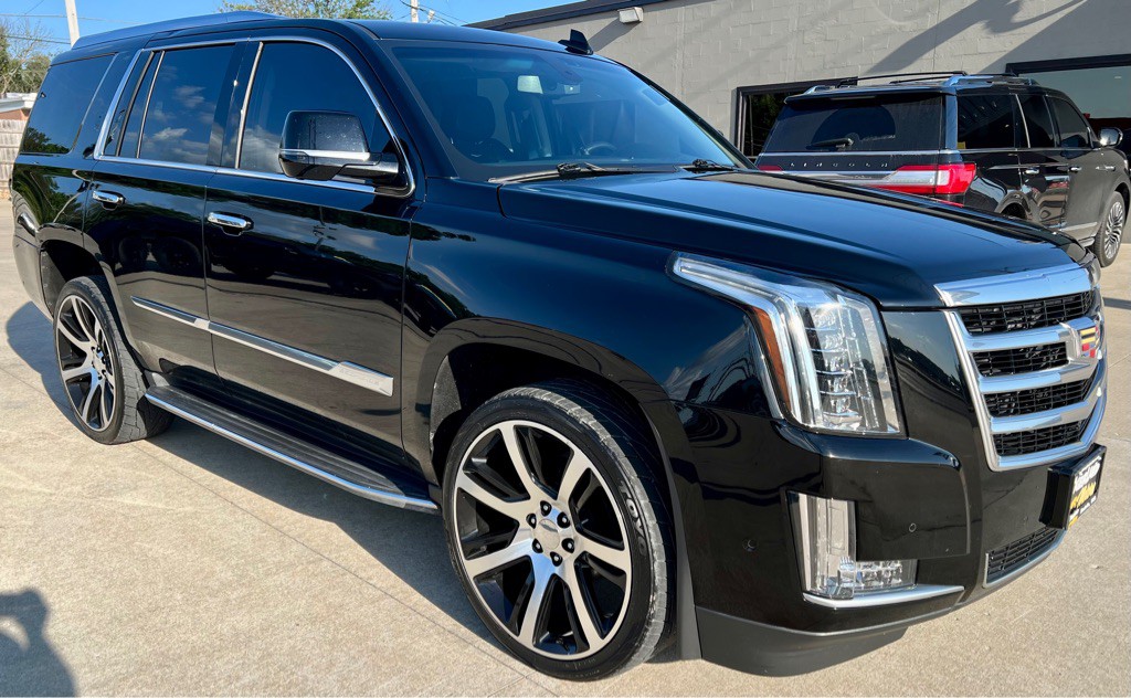 2018 Cadillac Escalade Image 1